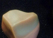 红色玉石值多少钱,玉是血红色，能值多少钱？