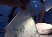 制作玉石手镯,极品翡翠手镯是如何制作出来的，你知道吗？