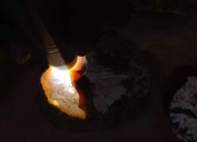 玛瑙玉髓白手镯,玛瑙和玉髓有什么区别，产地分别在哪里？