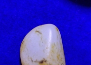 和田玉沙枣青籽料原石价格,万元以下能买到真正的新疆和田玉籽料吗？