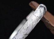 女生戴银手镯好吗,送女生银手镯买什么样的好？