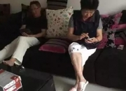 床头禁忌放什么东西,睡觉时，哪些东西放枕边危害无穷？