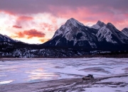雨淋坟出贵人指儿子还是女儿,在农村，有句俗话“雨过三秋”是什么意思？