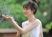 清代真品老翡翠手镯,清代嘉庆年间翡翠手镯能值多少钱