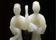 价值1000万的古玉图片,瑞丽游客摔碎的30万玉镯子能值3万吗？