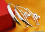 老凤祥白金手镯图片,金手镯什么款式比较适合30岁的人？