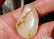 翡翠无事牌适合什么人戴,无事牌和山水牌哪个更有性价比？