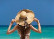 梦见别人送自己玉镯子,选翡翠手镯送人合适吗？需要知道些什么？