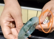 飘花手镯的飘花好多棉,这个飘花手镯品质怎么样？2万购买值得吗？