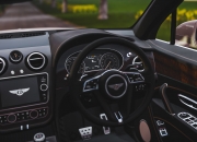 玉戴活了里面长东西,玉戴久了为什么看上去有裂痕？