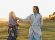 手镯的圈口怎么量准确,这个翡翠手镯是春带彩吗？