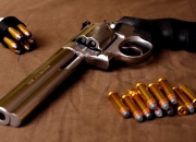 5000左右的糯种翡翠手镯,这翡翠手镯大家看看值多少？