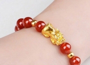 貔貅带手上正确的戴法 貔貅的正确佩戴方法