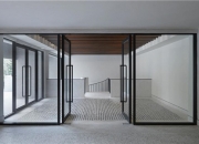 大门对阳台门最简单化解方法 大门对着阳台风水的化解方法