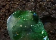 和田玉科普,和田玉籽料那么容易出油的真正原理是啥哦？