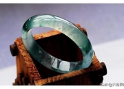 如何挑选翡翠,飘花翡翠很美，但如何挑选出最美的？