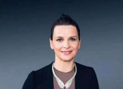 佩戴翡翠有什么讲究,如何佩戴翡翠才能显得有格调？