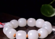 男人带什么玉吊坠好,适合男士佩戴的玉石首饰有哪些？