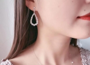 欧泊戒指多少钱,女孩子一般大概有多少件首饰？