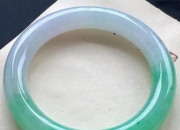 翠青玉有收藏价值吗,翠青玉是不是白底青翡翠呢？