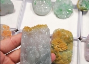 直播间卖的翡翠是真的吗,直播间卖翡翠和赌石的套路都有哪些？