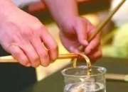 玉镯用什么擦发亮,金首饰怎样使它光亮如新？