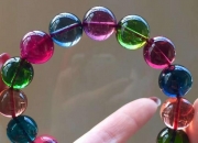 紫红色红宝石好还是玫红色好,五十岁的女人，什么发色才最适合你呢？