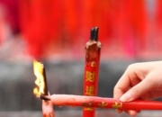 烧香时，为什么要点三根香？有什么讲究吗？