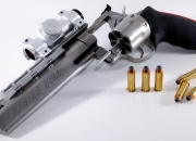 玉石鉴别最简单方法如下,怎样鉴别一块石头是否为玉石？