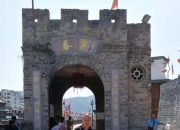 新坟淋雨必出贵人,你人生中最苦的一段是怎么度过的？