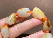 河里石头怎么找玉,随便在一条河里能不能捡到玉石？