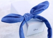 草莓晶手链,十八岁女生带什么手镯手链比较合适？