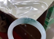 真的玉镯一般多少钱,这个手镯现在大约值多少钱？