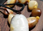 和田玉为什么不通透不透亮,为什么和田玉有籽料而青海玉没有籽料？