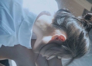 玉镯有棉絮状图片,新生儿手脚脱皮呈棉絮状是怎么回？