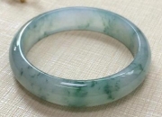 北京买玉手镯去哪里买,小白买翡翠镯子应该去哪？