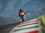 翡翠假皮怎么区分,包包材料真皮假皮如何区分 ？？