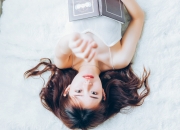 玉镯怎么鉴定好坏,帮忙鉴定这个玉镯的价值和好坏。