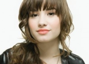 Demi Lovato的出生日期_Demi Lovato的生辰八字