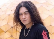 迪克牛仔的出生日期_迪克牛仔的生辰八字