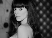 Lenka的出生日期_Lenka的生辰八字