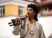 容中尔甲的出生日期_容中尔甲的生辰八字