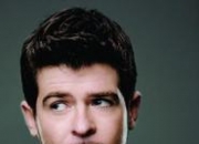 Robin Thicke的出生日期_Robin Thicke的生辰八字