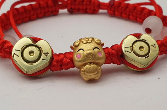 玉镯子是白色的好还是绿色的好，绿色玉镯在市场上很受欢迎