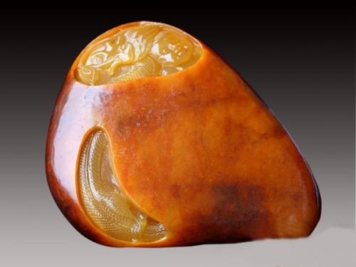 如何鉴定黄龙玉籽料