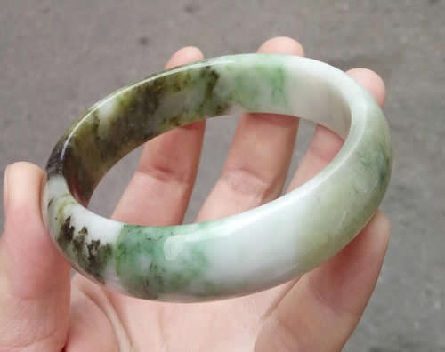 如何挑选独山玉手镯