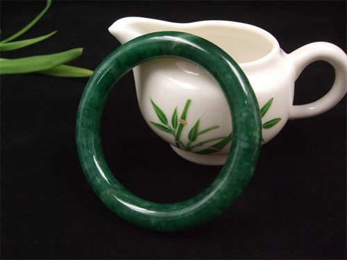 常用的玉手镯的鉴别方法