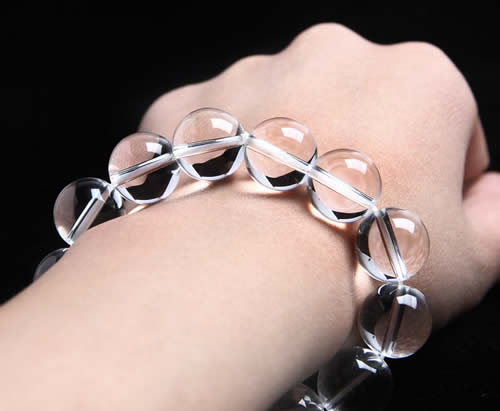 白水晶适合什么人佩戴