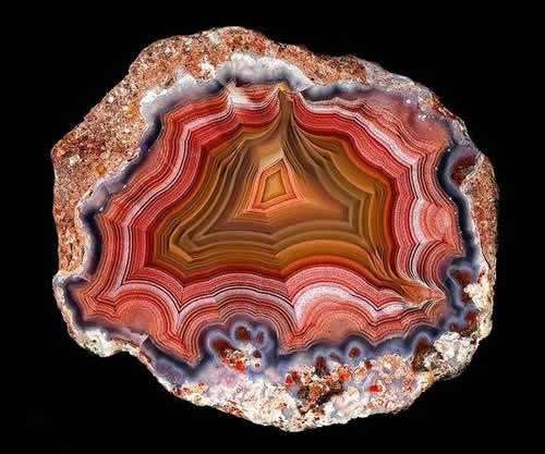 红缟玛瑙和缠丝玛瑙有什么不同区别