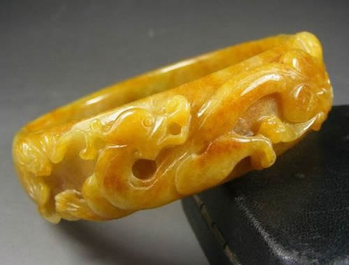 和田黄玉与岫玉的区别 和田黄玉与岫玉的区别